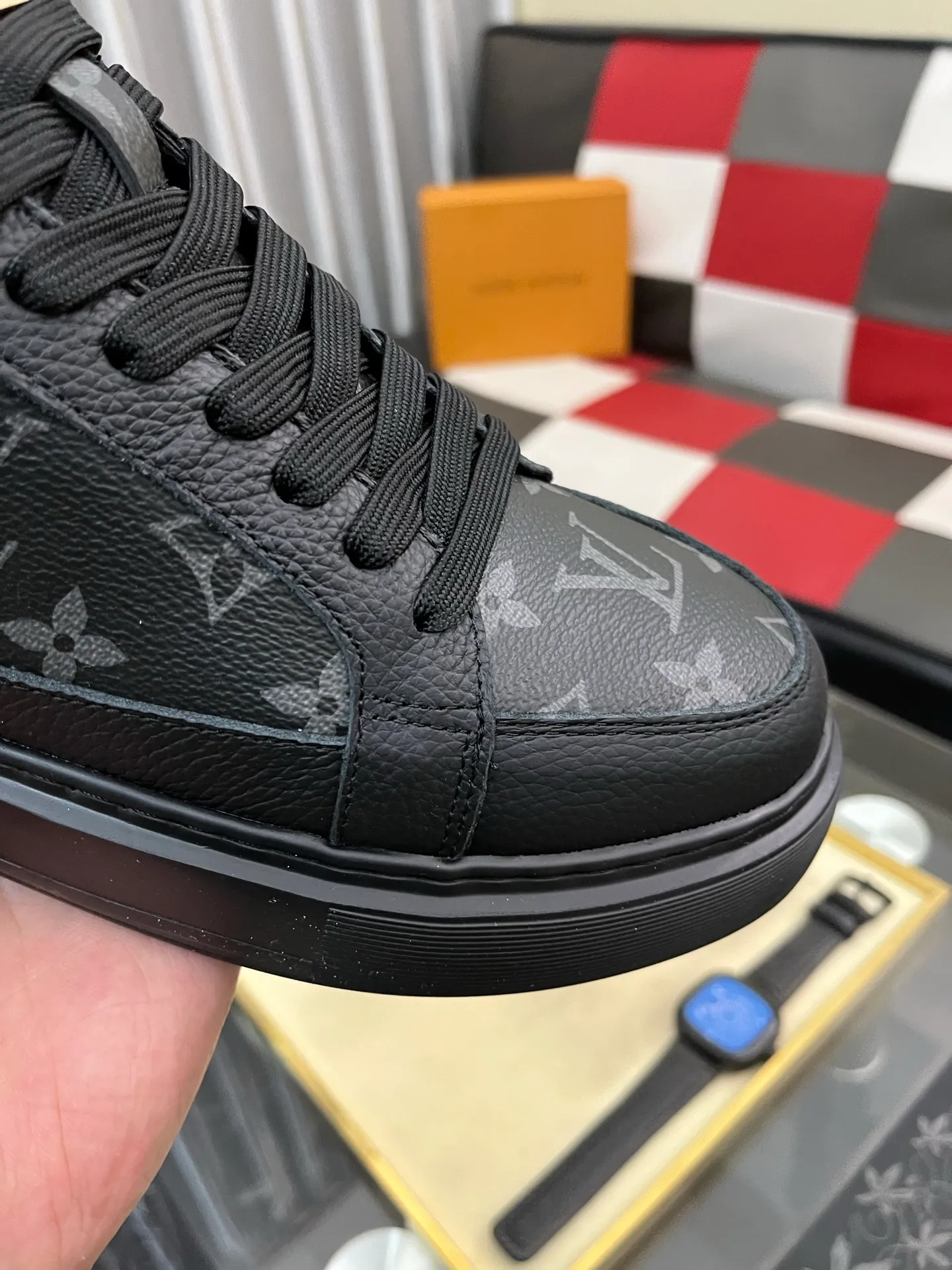 Ex-factory price: 438⌚️⌚️[LOUIS VUITTON] Same style as Louis Vuitton* official website 🚹Men's high-top casual shoes❤️Same style as popular celebrities and big names ~ Best-selling at home and abroad Lv focuses on the checkerboard series...Imported first-layer cowhide with special fabrics➕Full sheepskin lining➕Brand-specific hollow outsole, code number: 38-44